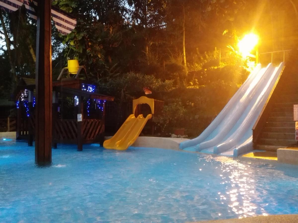 Cocos Hot Spring Hotel رويسي المظهر الخارجي الصورة